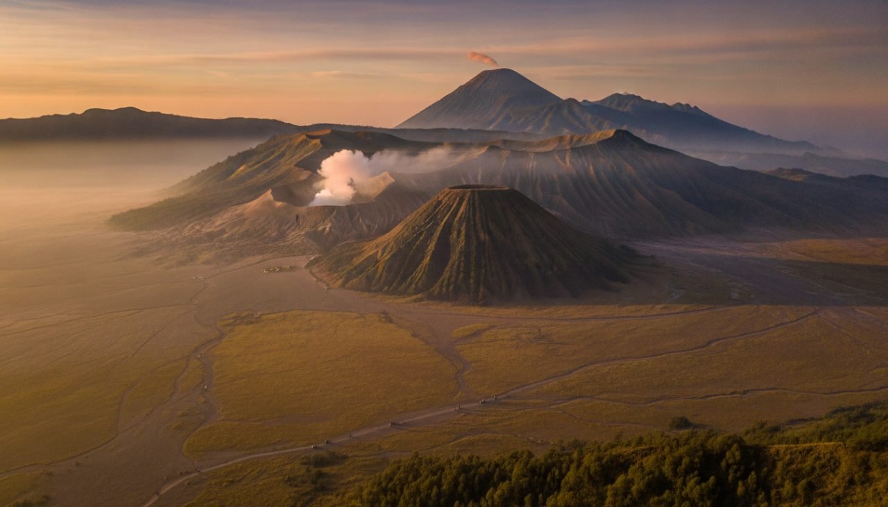 Ilustrasi: Wisata Gunung Bromo Ditutup Total Akibat Kebakaran Hutan